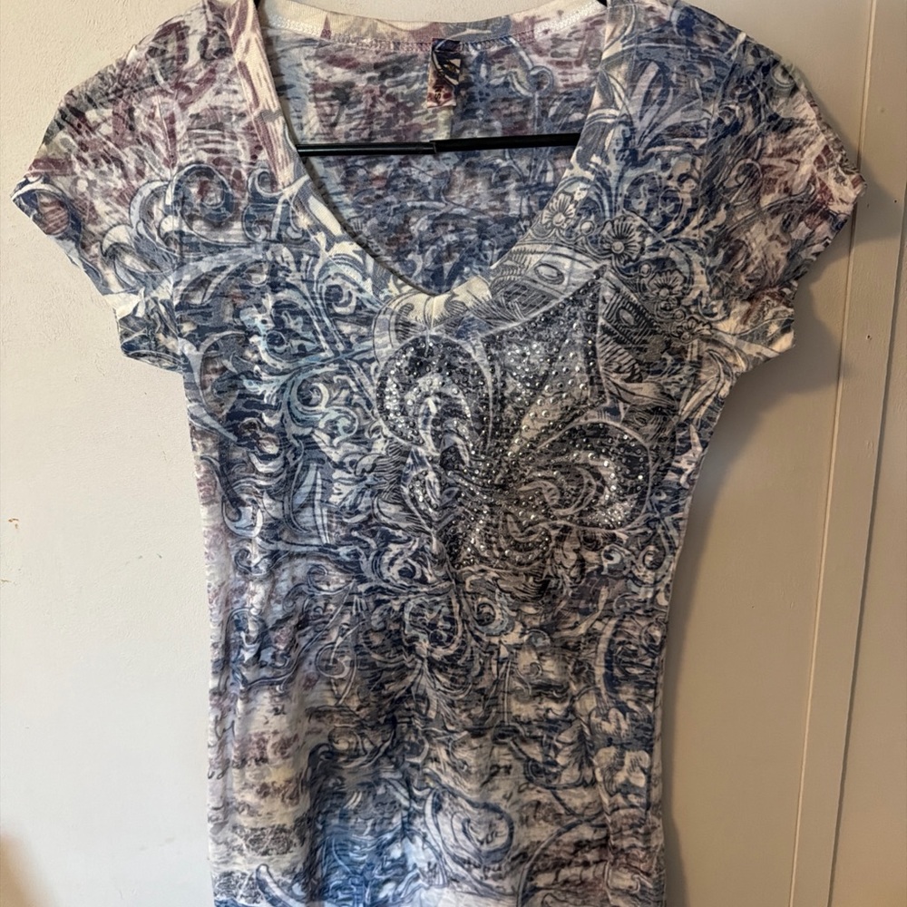 Women’s Y2K Blue Floral Scroll Short Sleeve Tee with Embellished Fleur